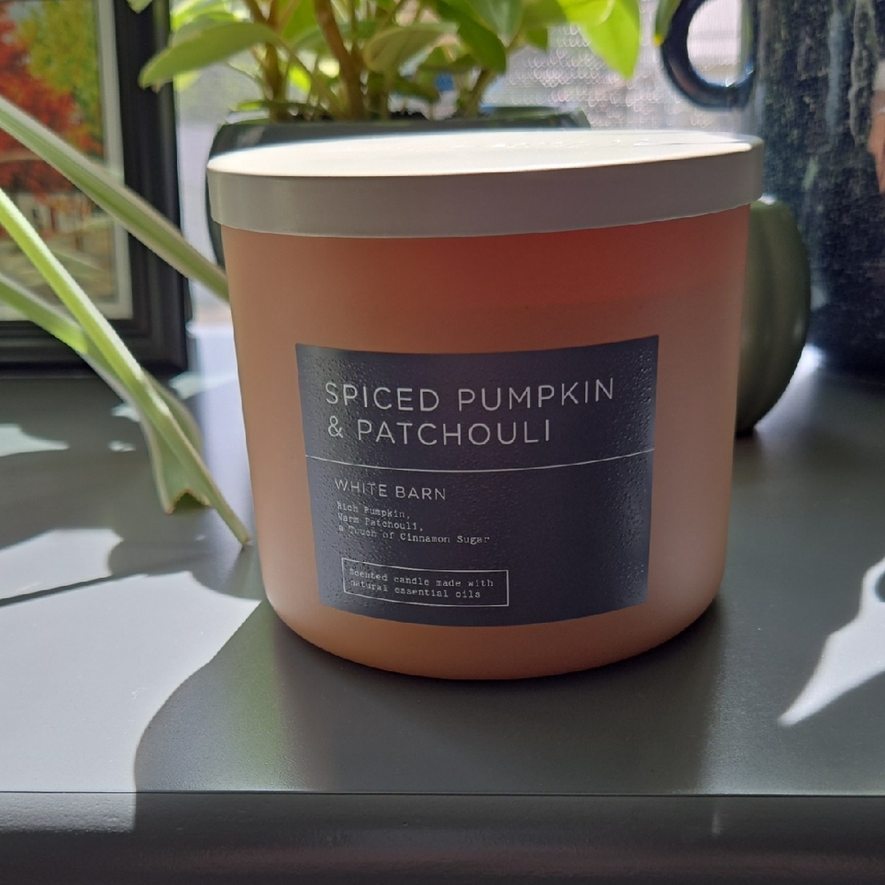 Bath And Body Works White Barn 3 Wick Spiced Pumpkin & Patchouli Candle